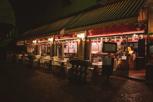 Restaurante vazio à noite . — Fotografia de Stock