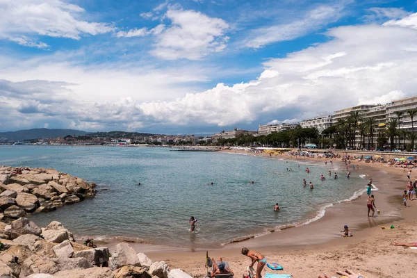 Playa y gente . — Foto de Stock