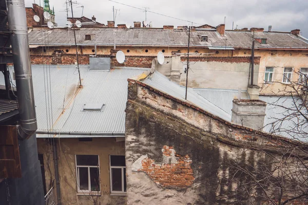 Telhados de edifícios da cidade . — Fotografia de Stock