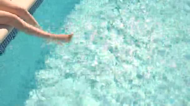 Womans legs in water. — Stock Video