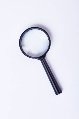 Büyüteç izole edildi.