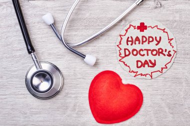 Mutlu doktorlar gün tebrik kağıt.