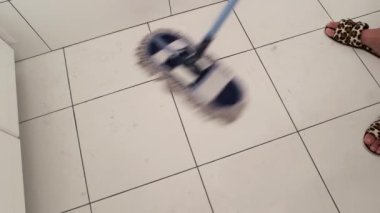 Kiremit süpürme paspas.