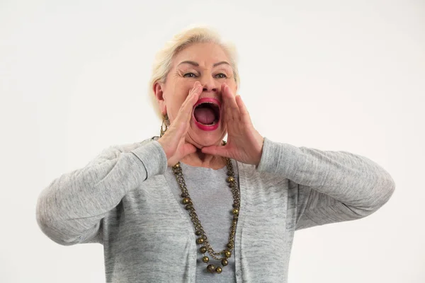 Старшая леди кричит . — стоковое фото