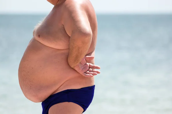 Hombre con vientre grande . —  Fotos de Stock