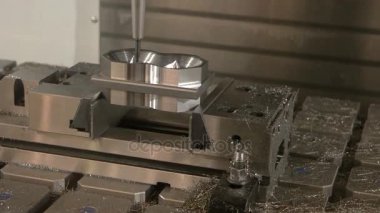 Çalışma freze makinesi.