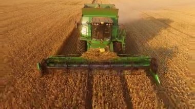 Birleştirme hasat önden görünümü.