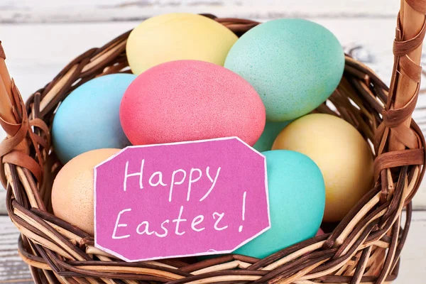 Boldog húsvéti üdvözlőlap, festett tojások. — Stock Fotó