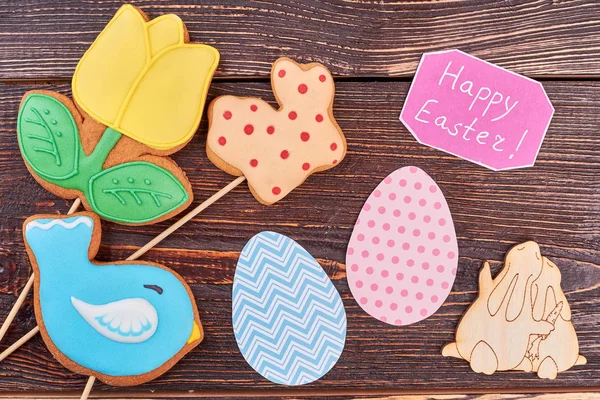 Easter cookies and decor. — Stock Photo, Image