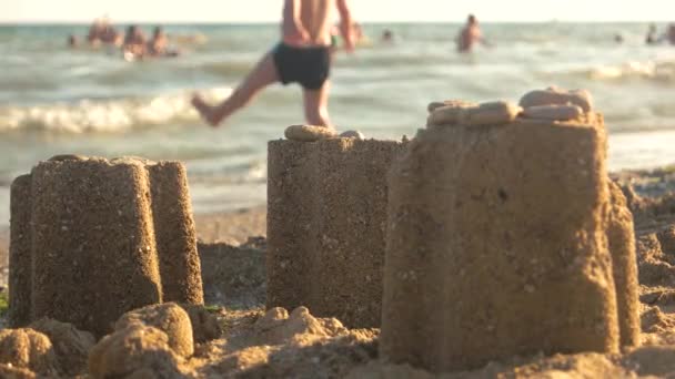 Sand towers close up. — Stock Video