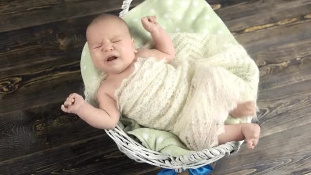 Caucasiano bebê chorando . — Vídeo de Stock