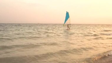 Rüzgar Sörfü deniz bir spordur