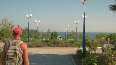 Deniz arka plan üzerinde park.