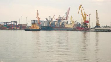 Römorkör ve bağlantı noktası.