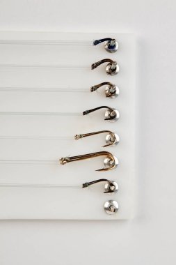 Metalik kanca dikey görüntü.