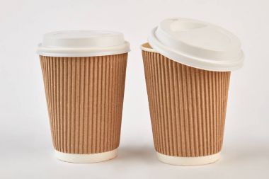 Dalgalanma kağıt bardak, bir açıldı.