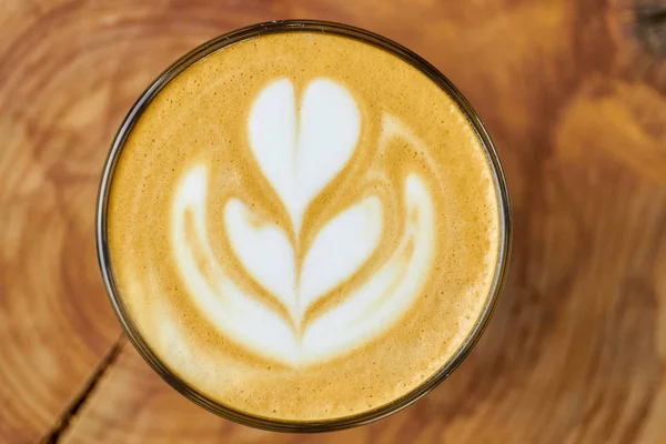 Kwiat latte art. — Zdjęcie stockowe