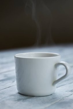 Bardaktan gelen buhar.