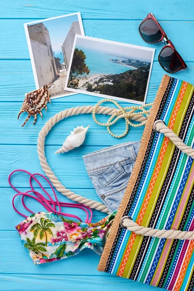 Bolso de verano para mujer, artículos de playa . — Foto de Stock