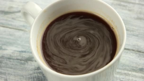 Espressotasse aus nächster Nähe. — Stockvideo