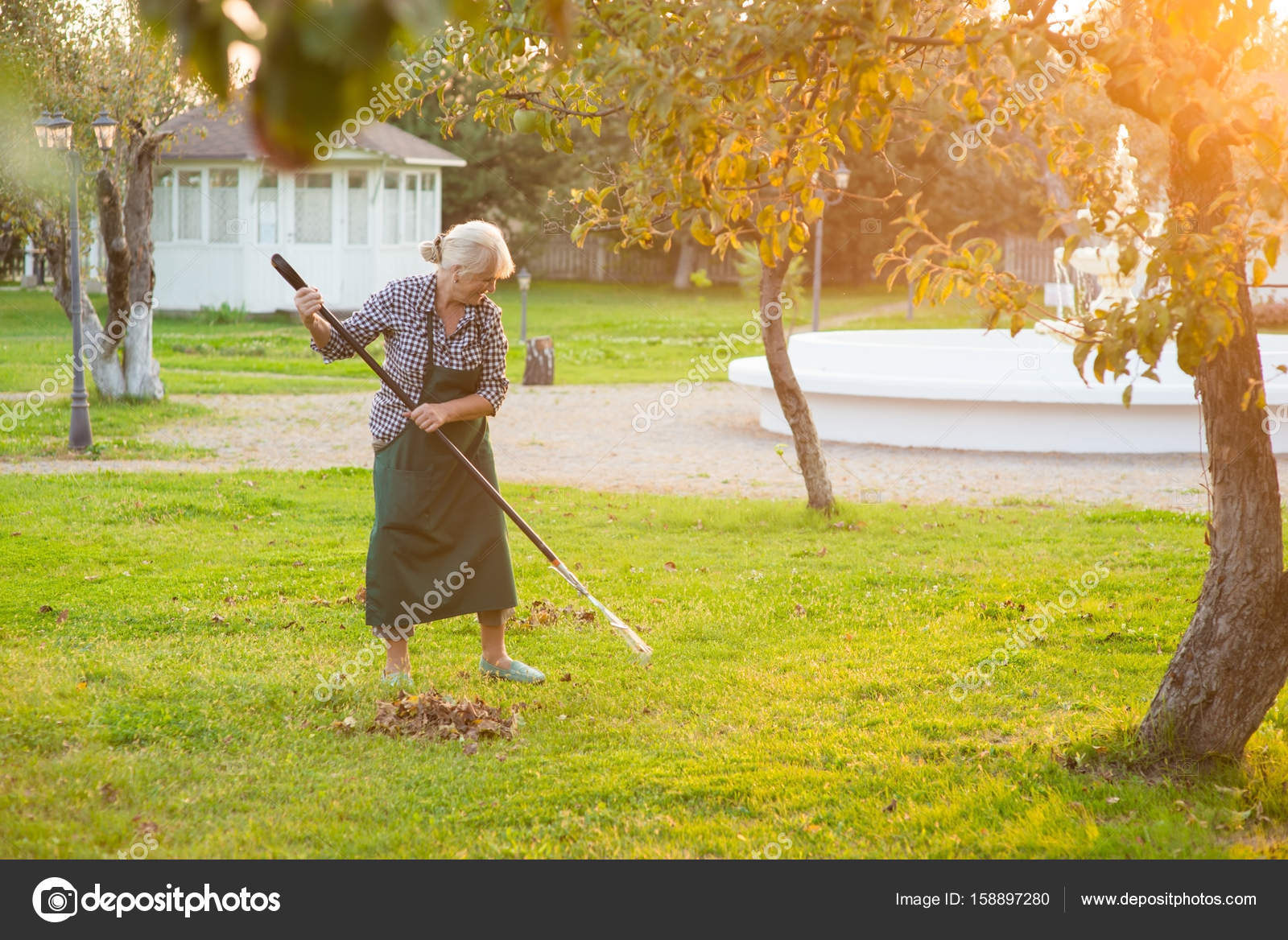 rake woman