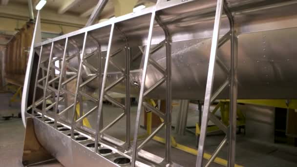 Partie fuselage dans l'atelier de l'avion .