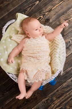 Bebek işaret parmağı.