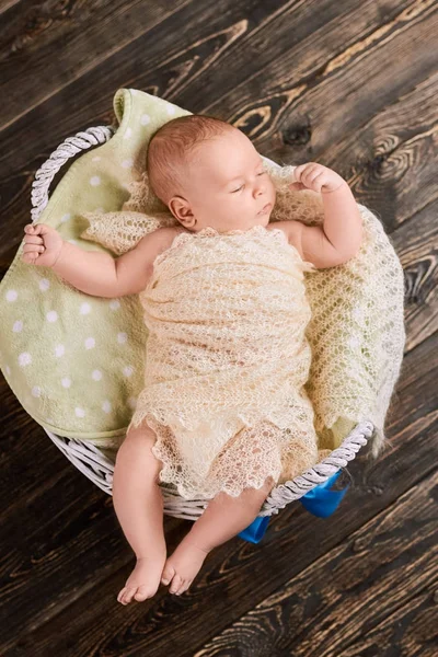 Sleepy bebek çocuk.