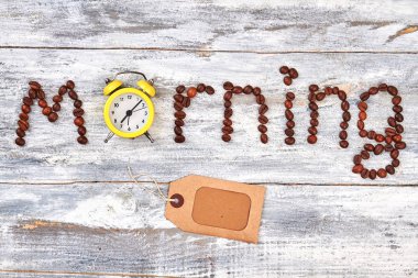 Kahve natürmort, ahşap arka plan.