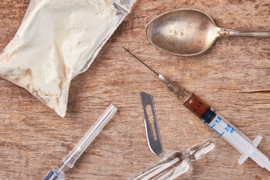 Uyuşturucu bağımlılığı toplum yıkıma yol açar..