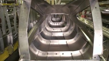 Uçak parçası perçin ile.