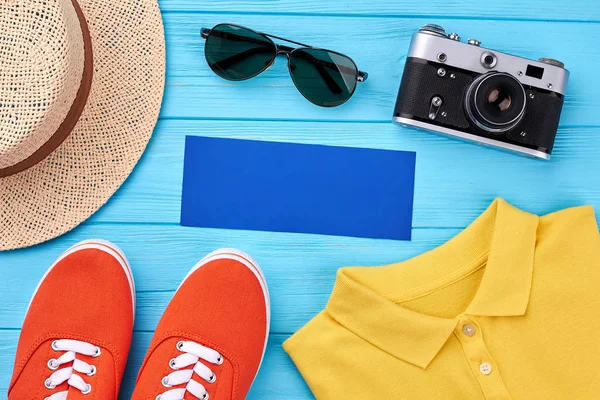 Empty blue paper, summer accessories. — Stock Photo, Image