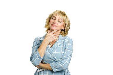 Beyaz arka plan üzerinde rahatlatıcı kadın.