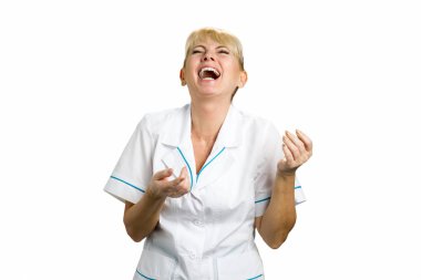 Hemşire beyaz arka plan üzerinde gülüyor.