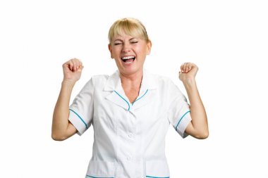 Beyaz artalan üzerinde neşeli hemşire.