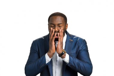 Şok Afro Amerikan beyaz arka plan üzerinde.