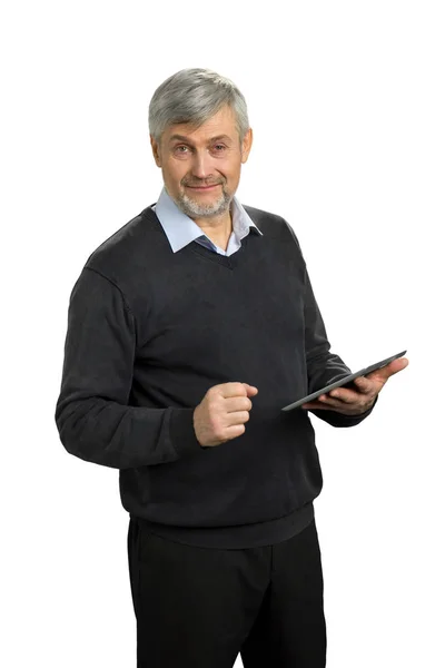 Zralý muž drží počítač tablet. — Stock fotografie