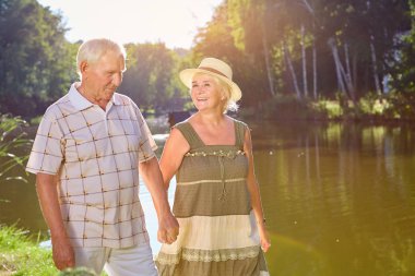 üst düzey kadın ve erkek.