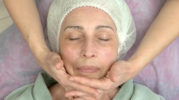 Maschera gel viso, donna adulta . — Video Stock