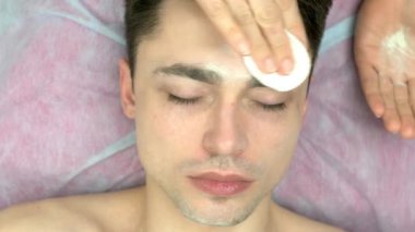 Talk pudrası, yüz uygulama makyajcısı.