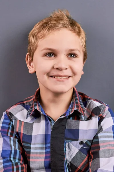 Positive smiling little boy, portrait. — Stock Photo, Image