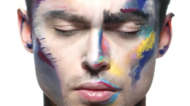 Adamın, makyaj sanat yüzünü.