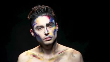 Yakışıklı adam, makyaj sanat.