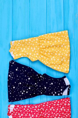 Dikey görüntü bebek yazlık elbise.