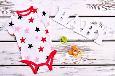 Bebek için güzel desenli elbise.