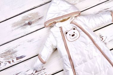 Bebek beyaz sıcak kış romper.