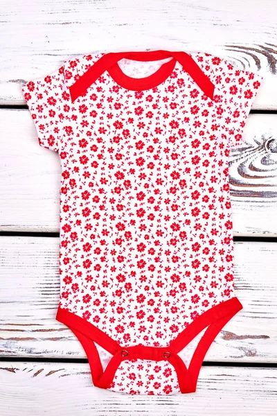 Kız bebek beyaz desenli elbise.