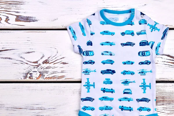 Bebek çocuk modaya uygun bir tasarım gömlek.