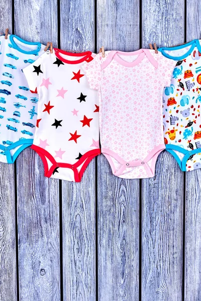 Çocuk Giyim ipe yıkanmış..