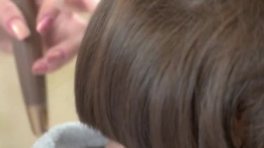 Saç kurutma yakın çekim.